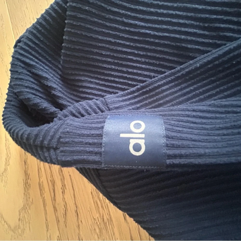 Alo Muse Deep Blue Ribbed Hoodie/Sweat Set - Picture 9 of 10